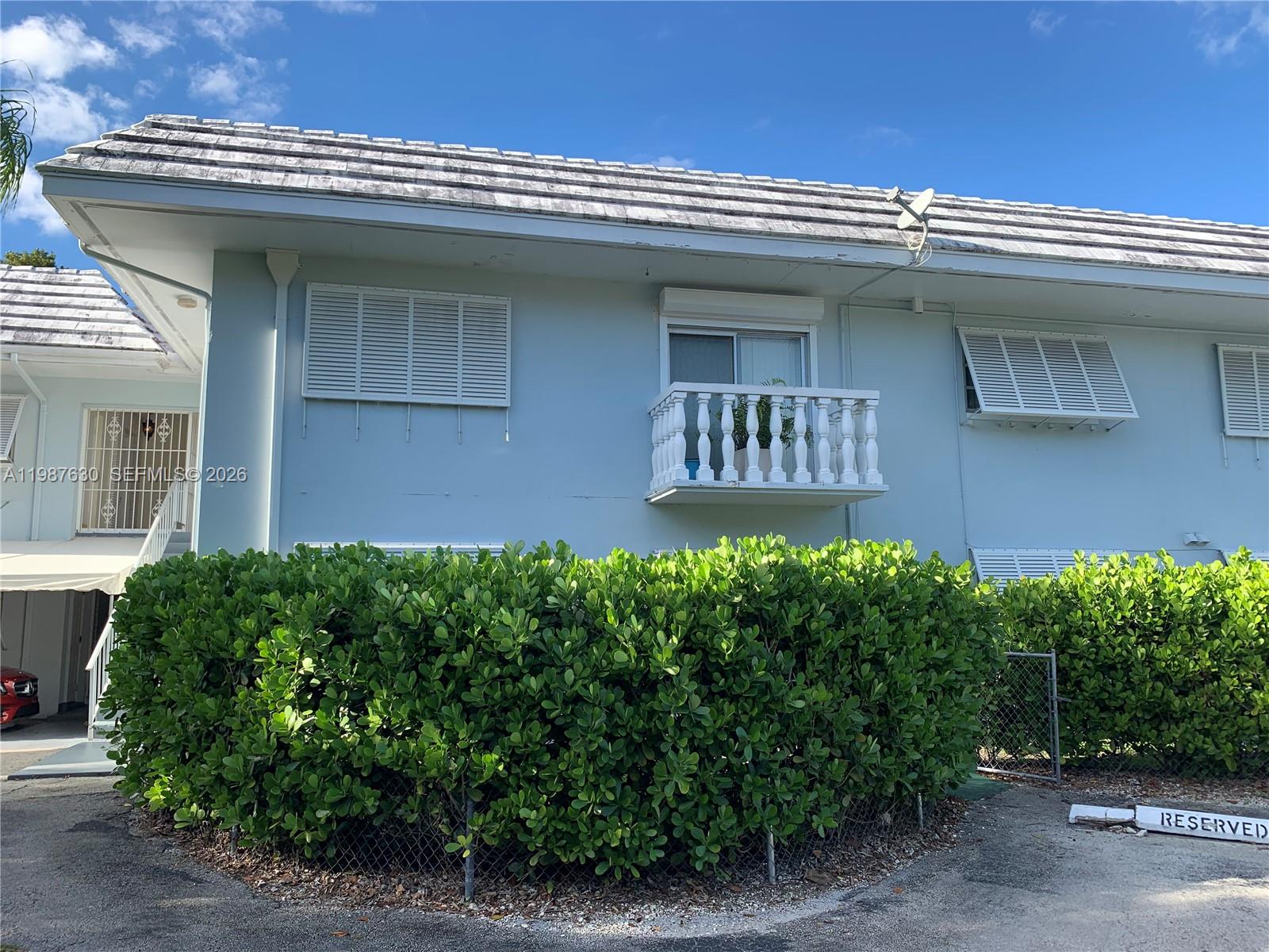 1200 Mariposa Ave # E104