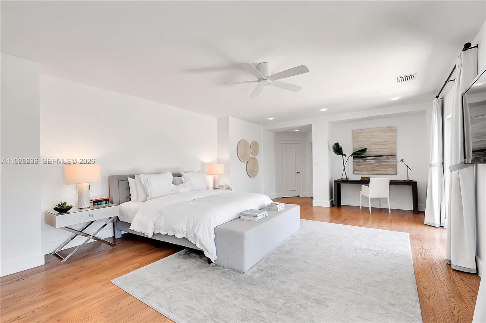 3425 Alhambra Cir