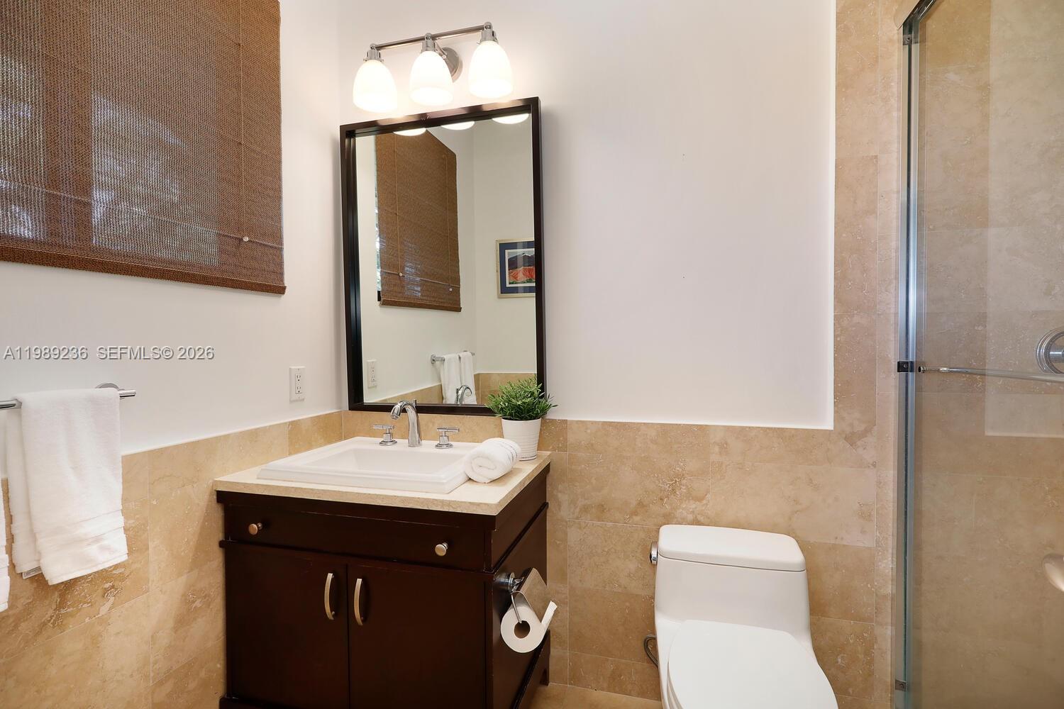 3425 Alhambra Cir