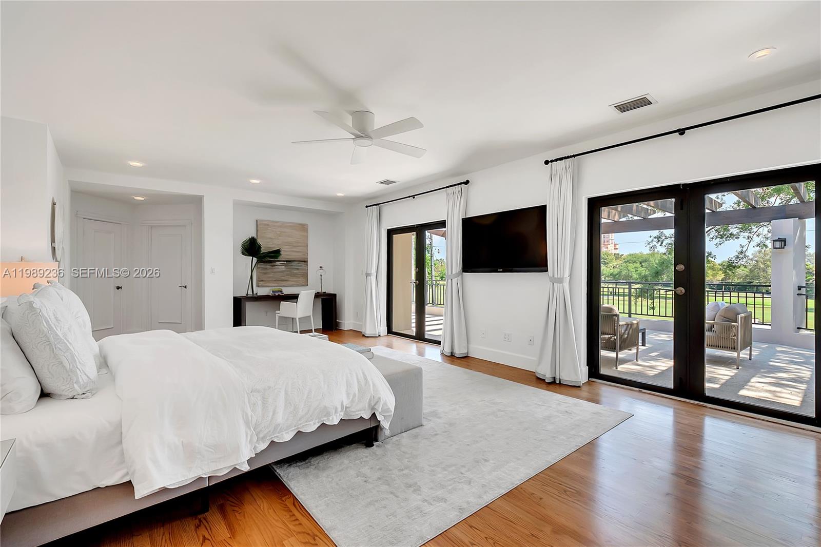 3425 Alhambra Cir