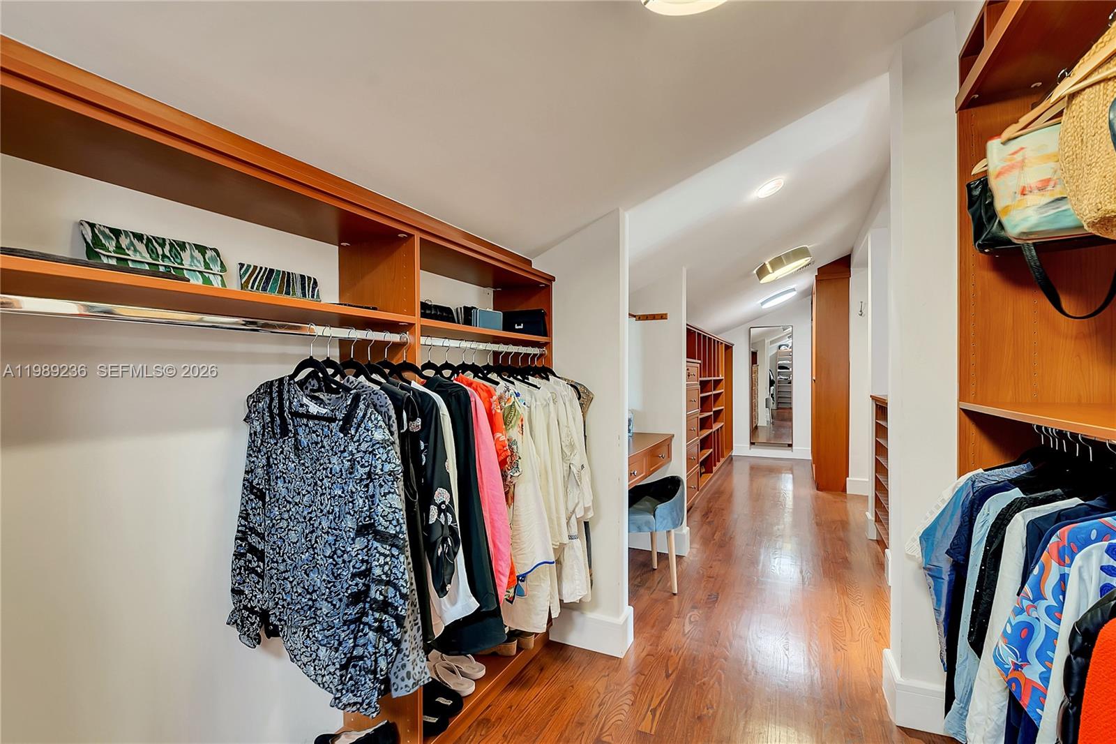 3425 Alhambra Cir