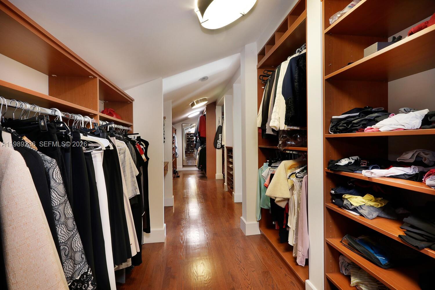 3425 Alhambra Cir