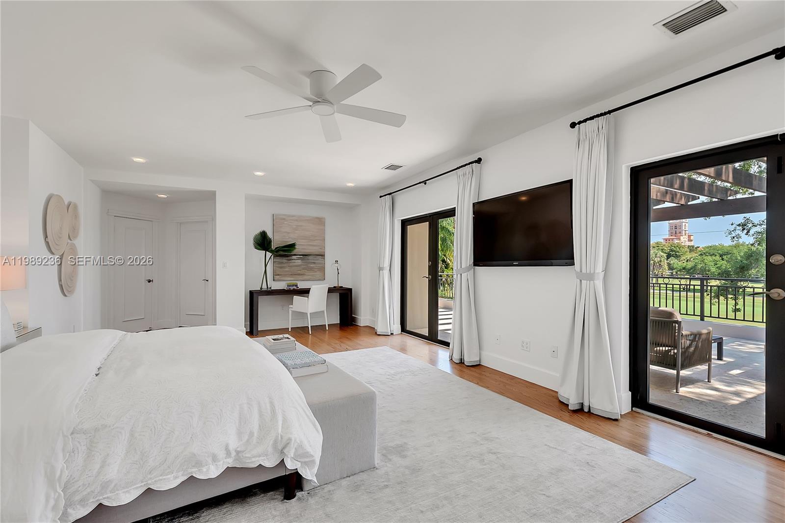 3425 Alhambra Cir