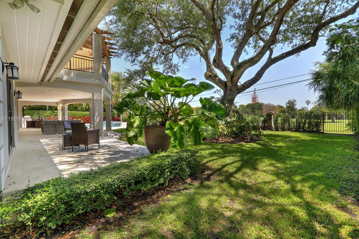 3425 Alhambra Cir