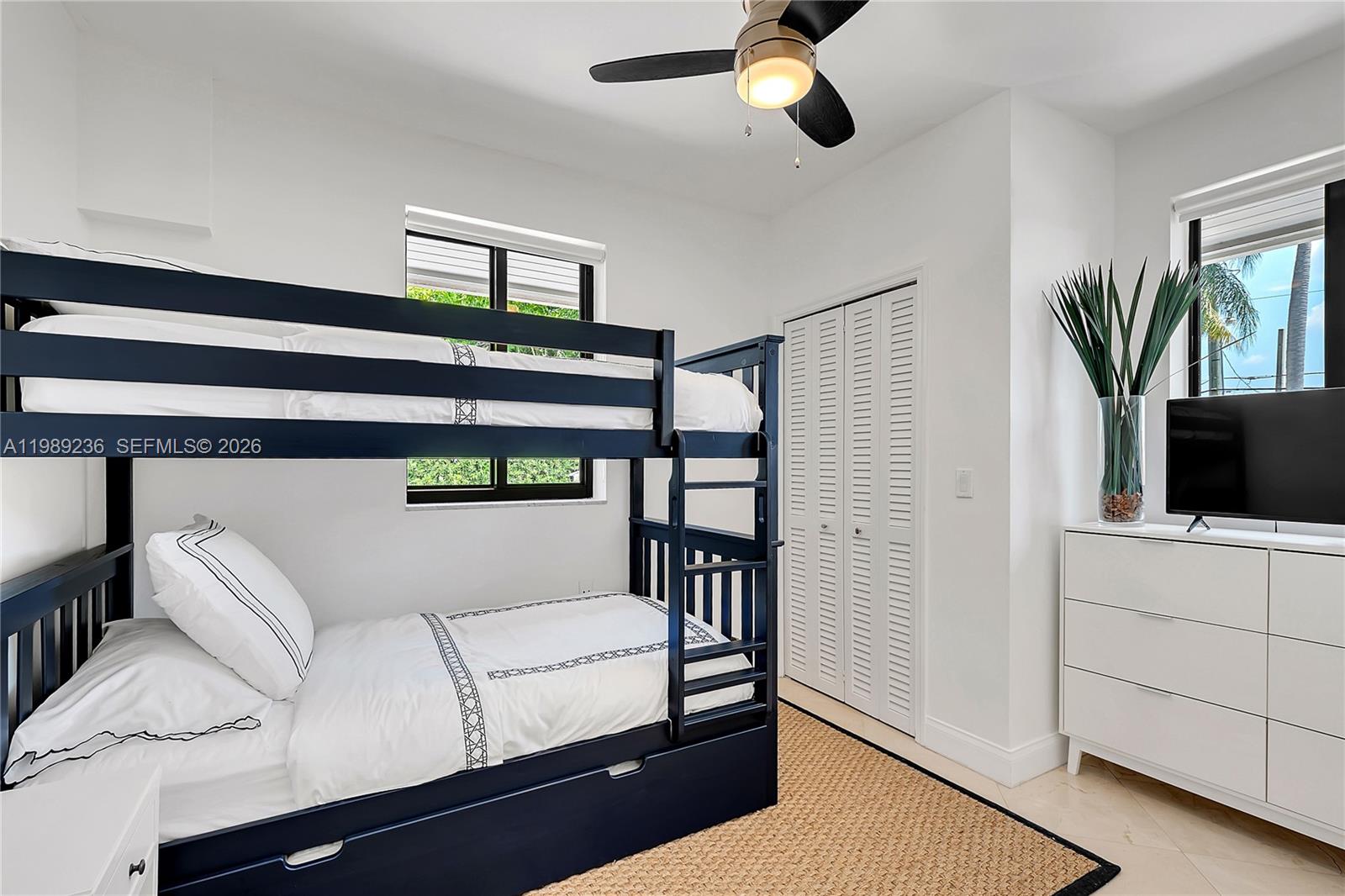 3425 Alhambra Cir