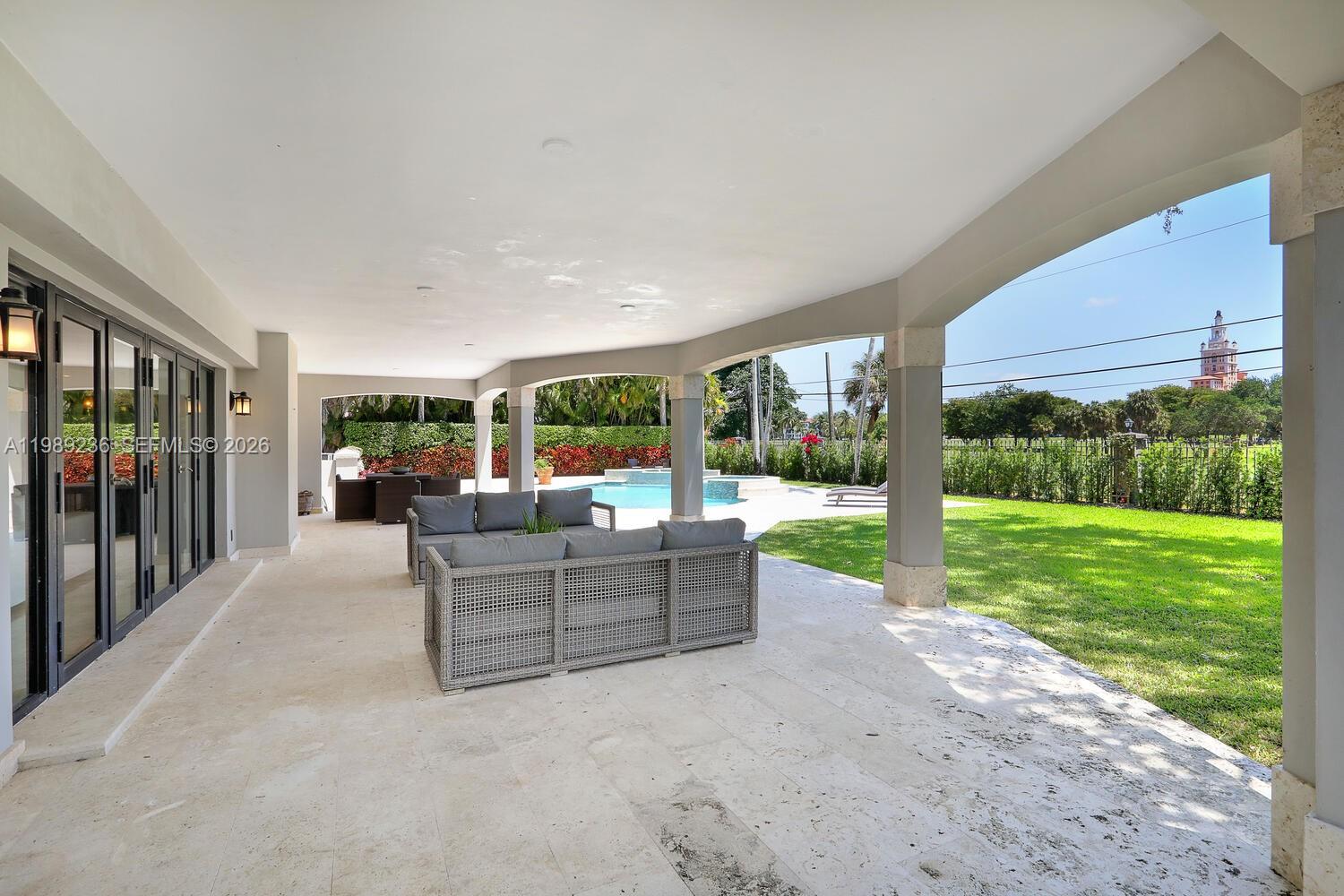 3425 Alhambra Cir
