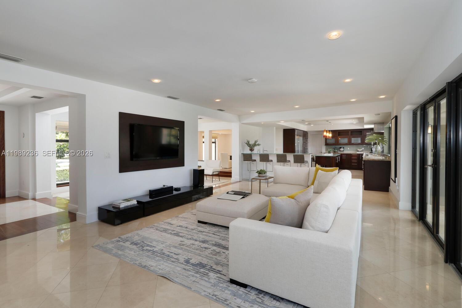 3425 Alhambra Cir