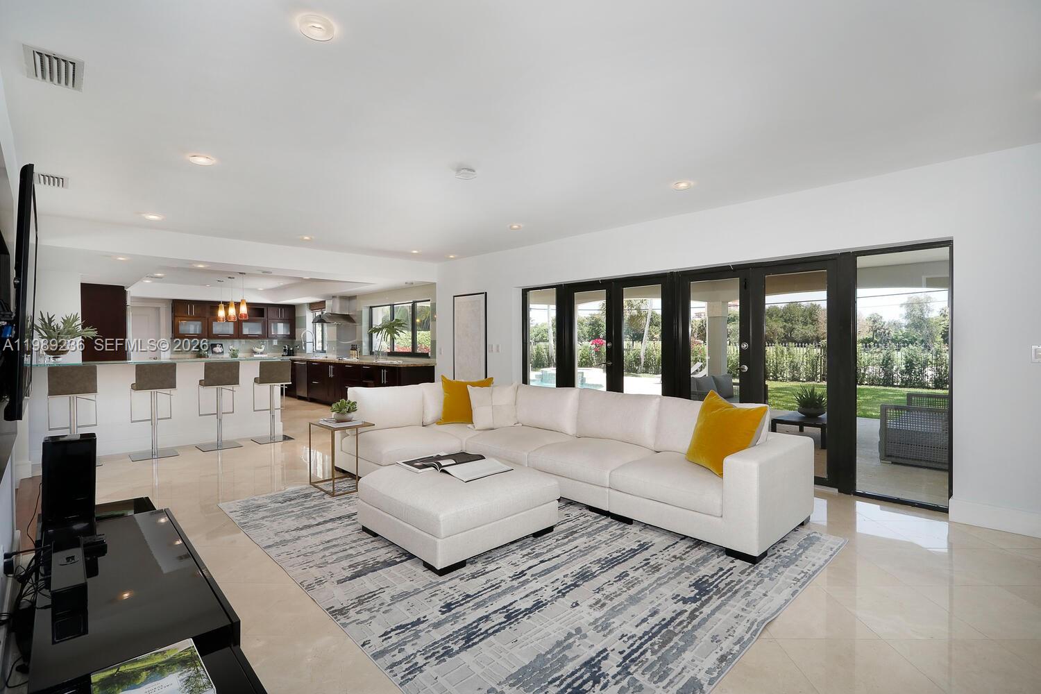 3425 Alhambra Cir