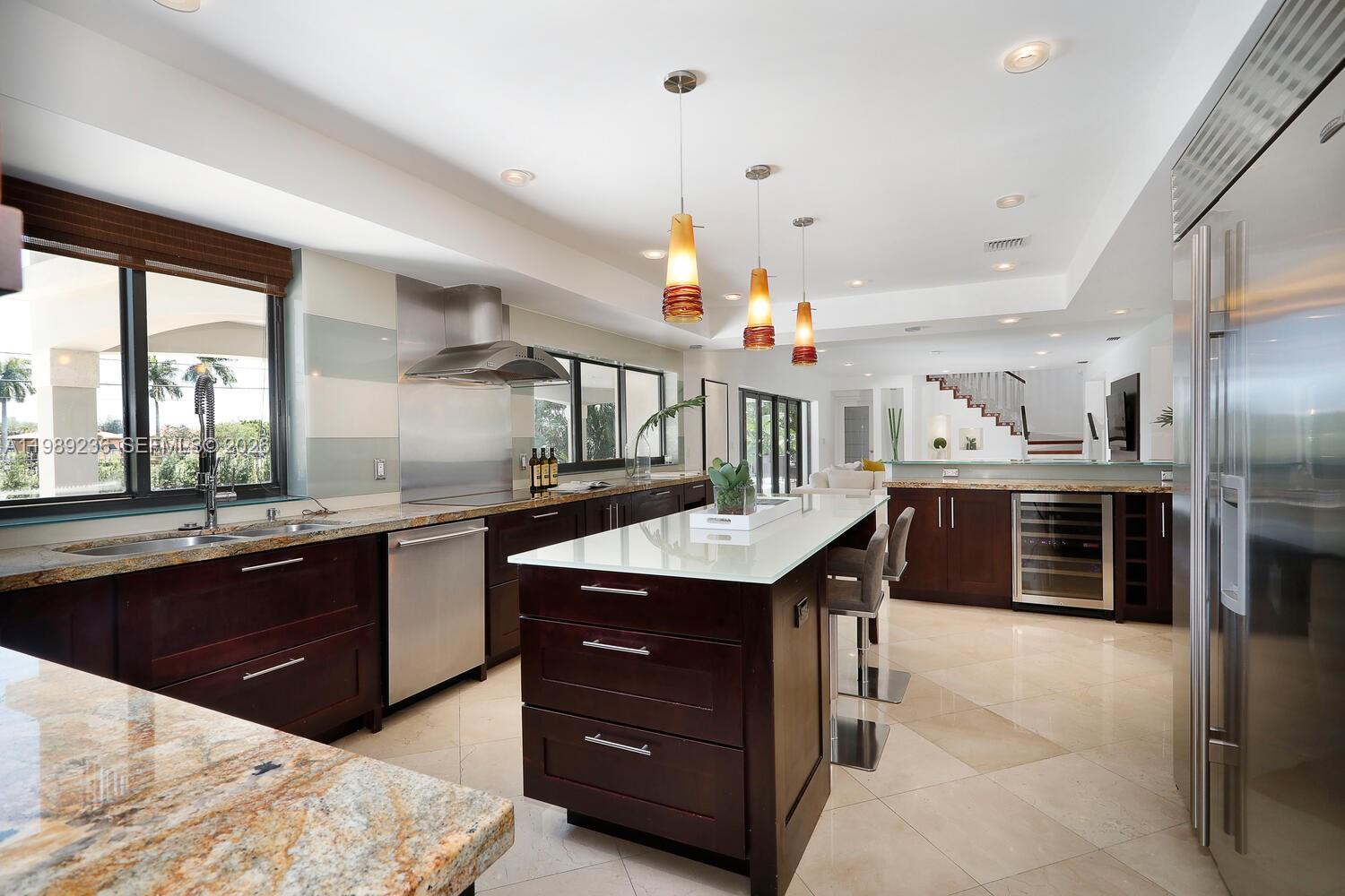 3425 Alhambra Cir