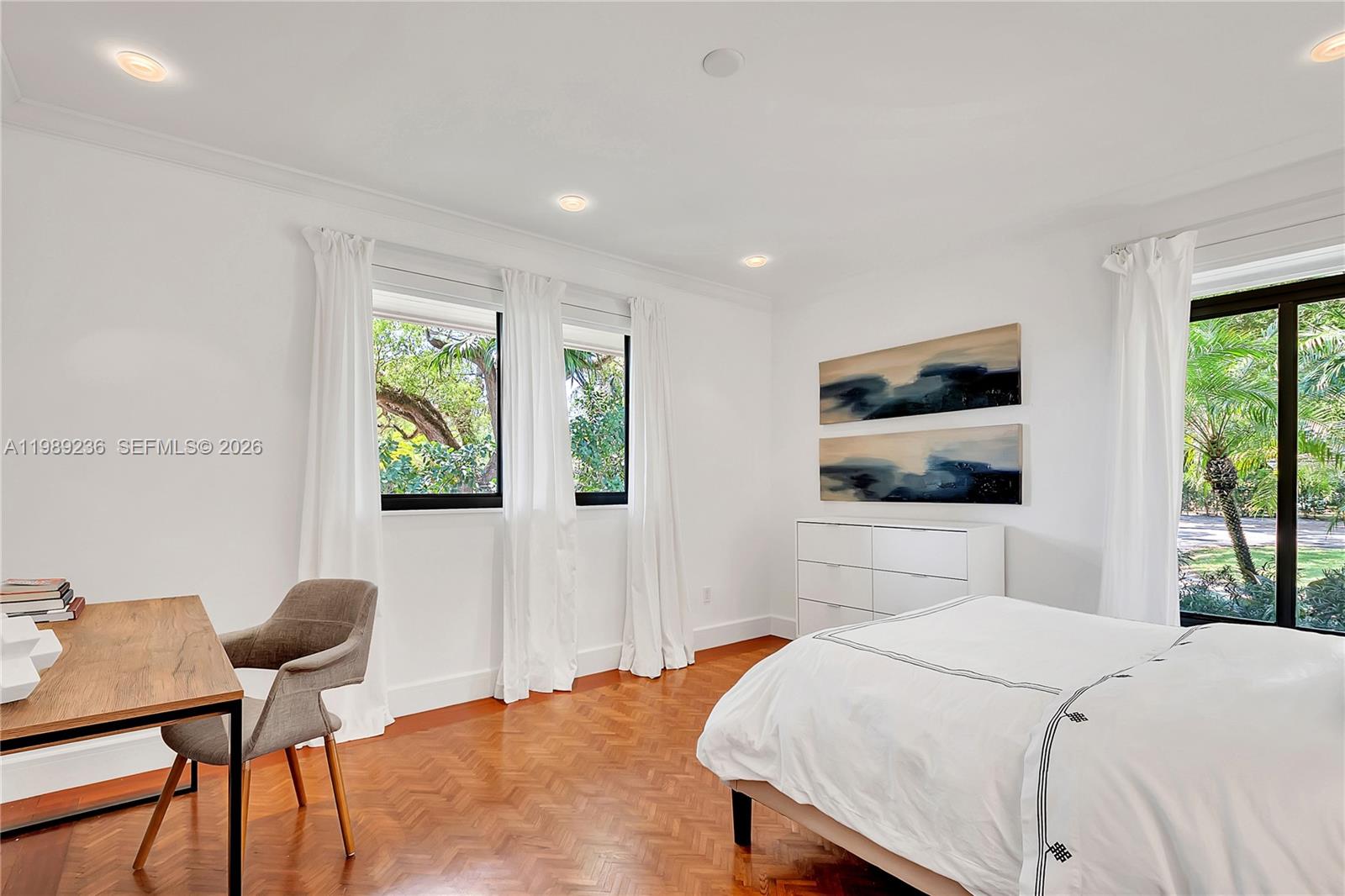 3425 Alhambra Cir