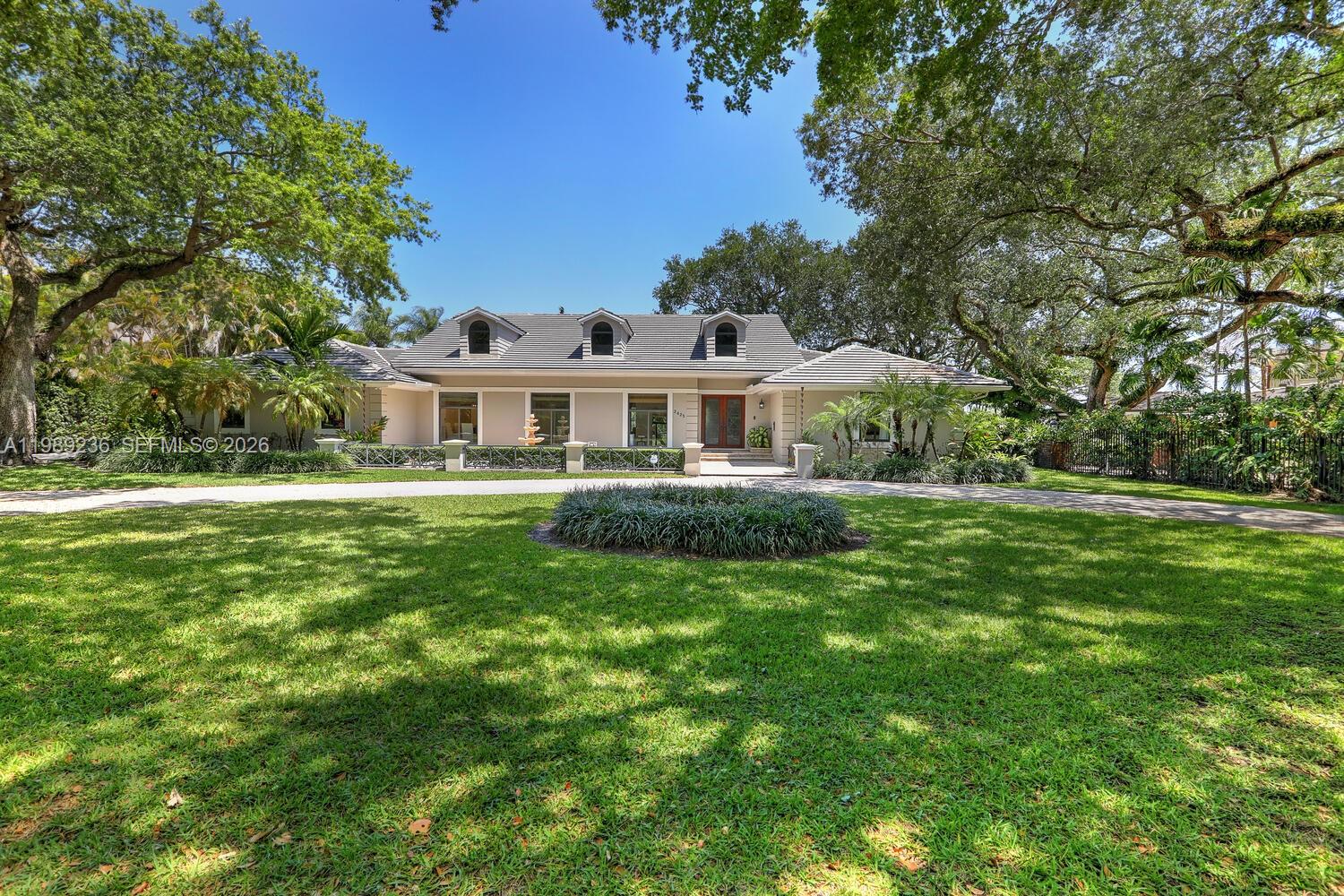 3425 Alhambra Cir