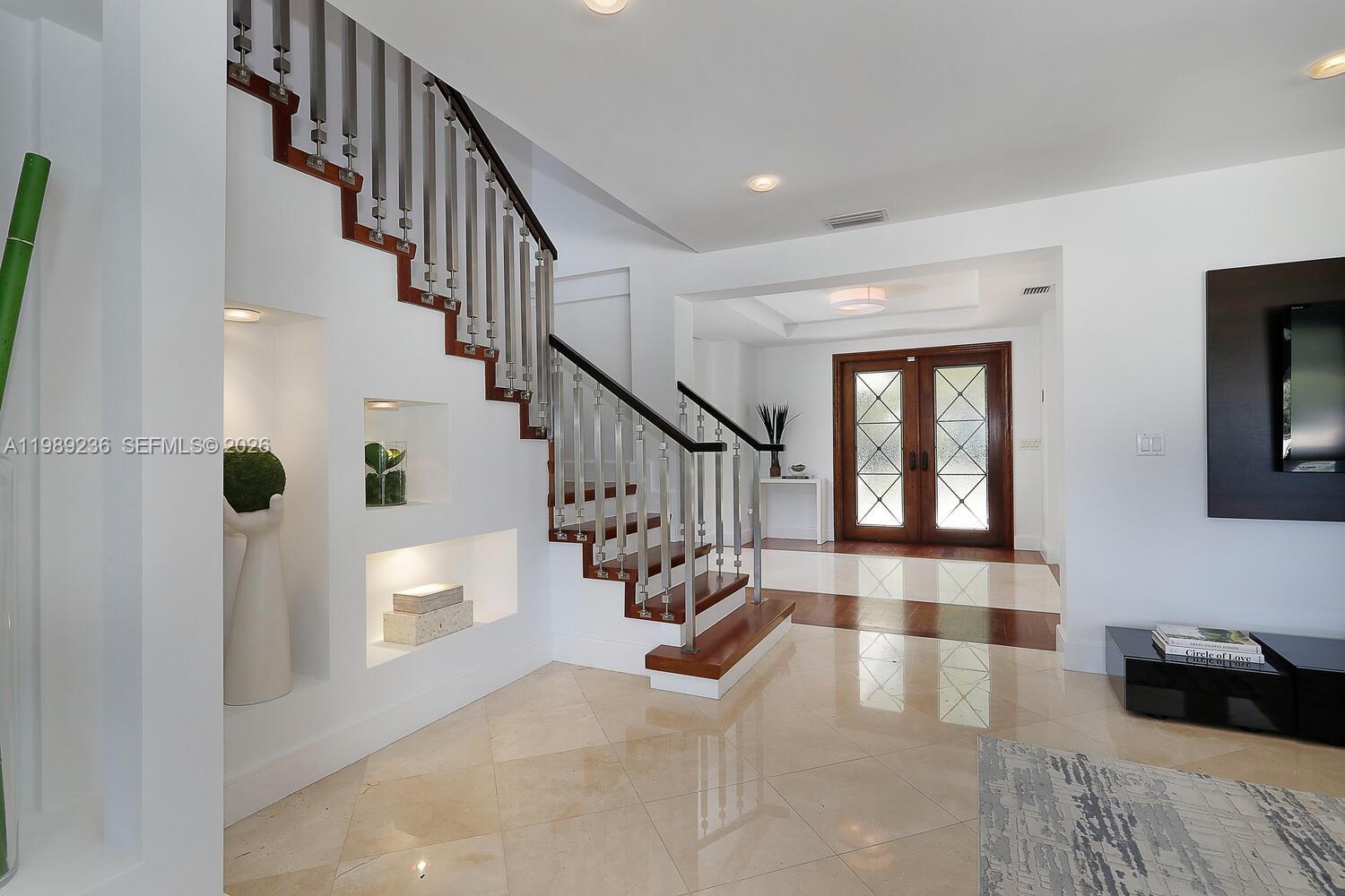 3425 Alhambra Cir