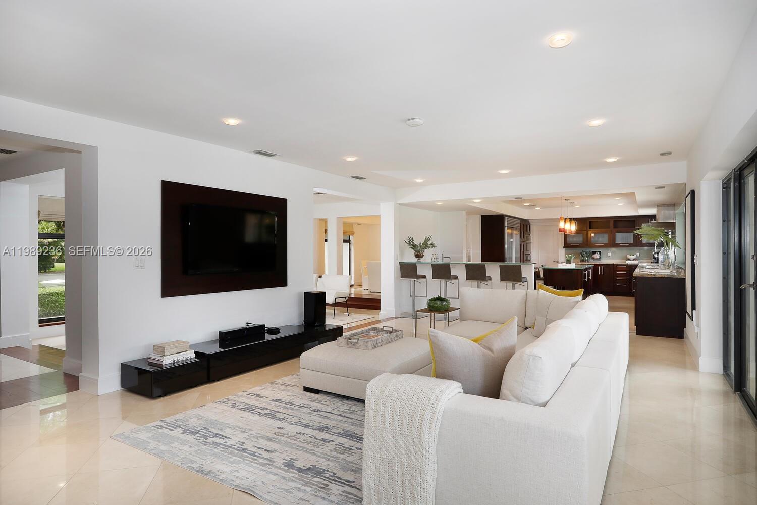 3425 Alhambra Cir