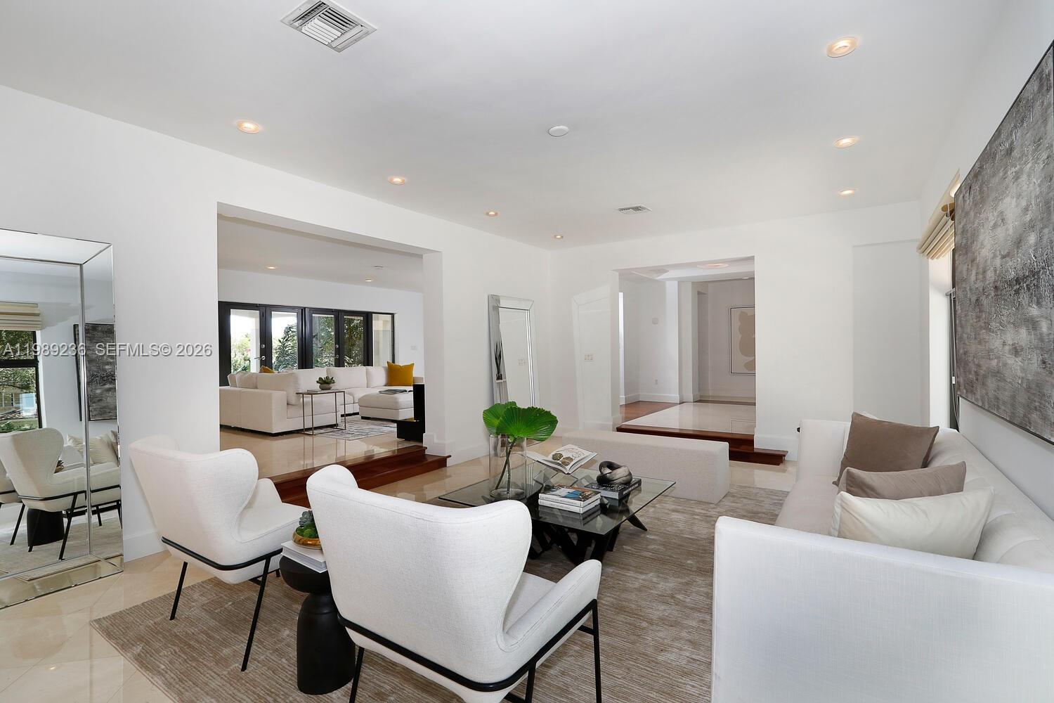 3425 Alhambra Cir