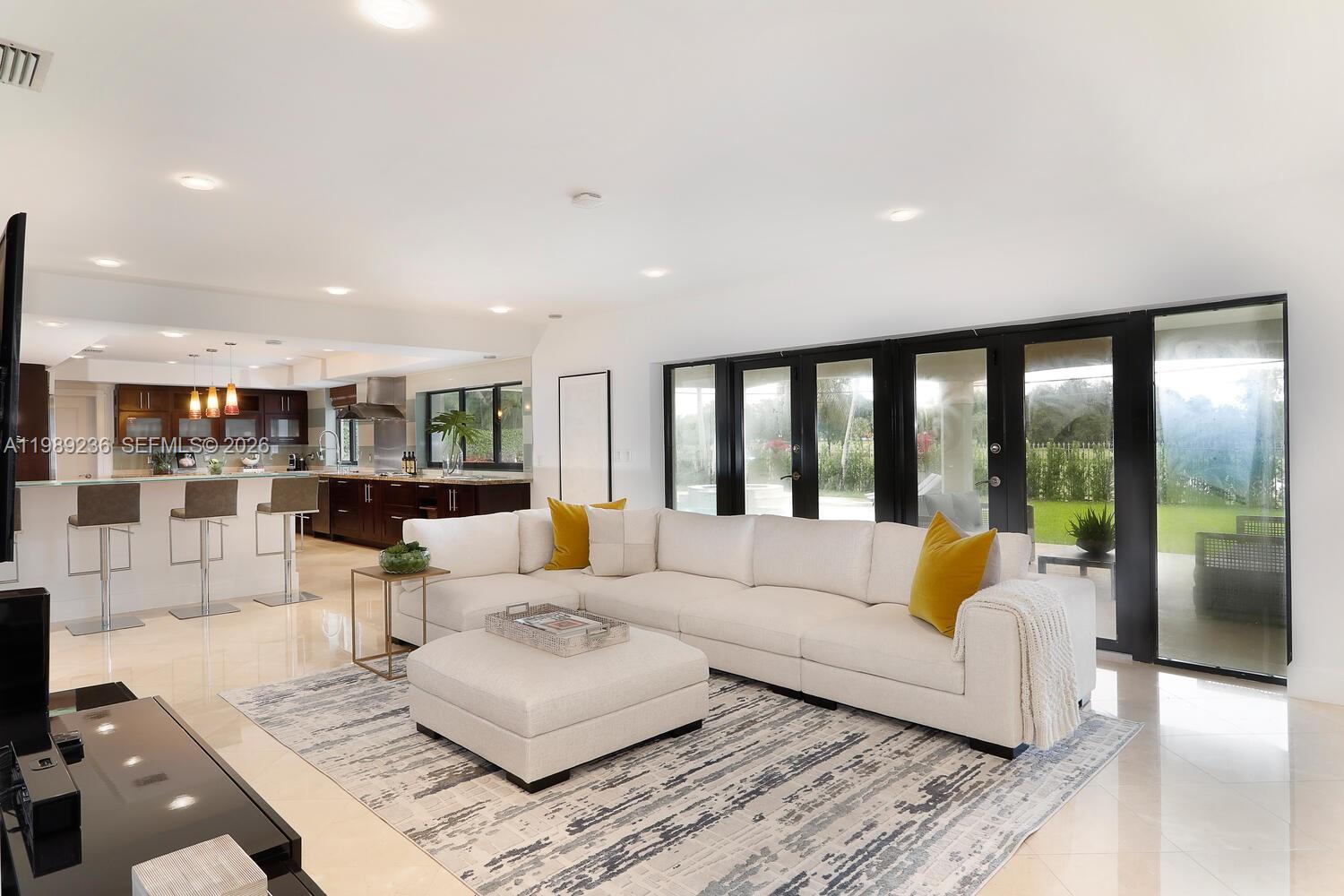 3425 Alhambra Cir