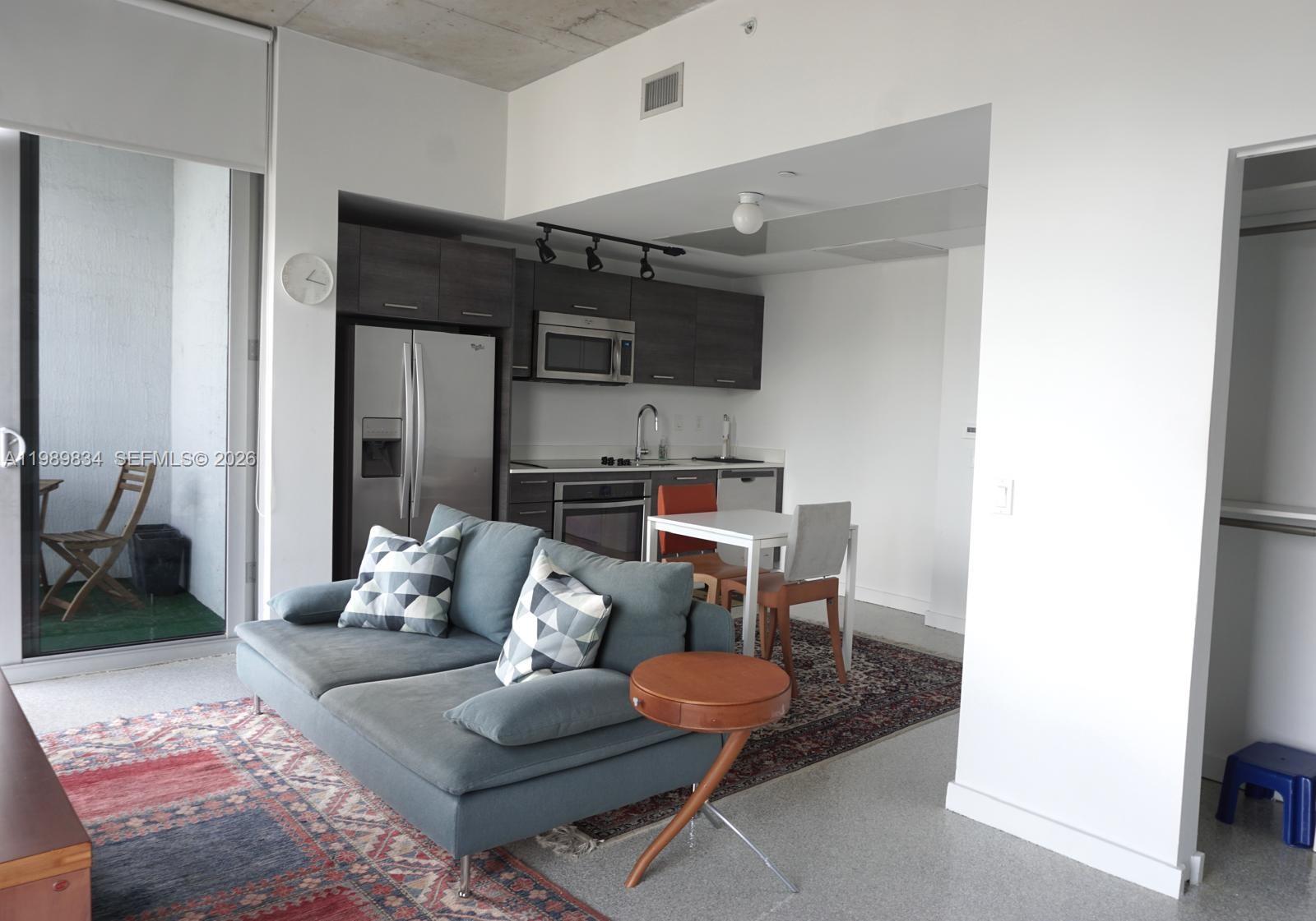 151 SE 1st St # 3304