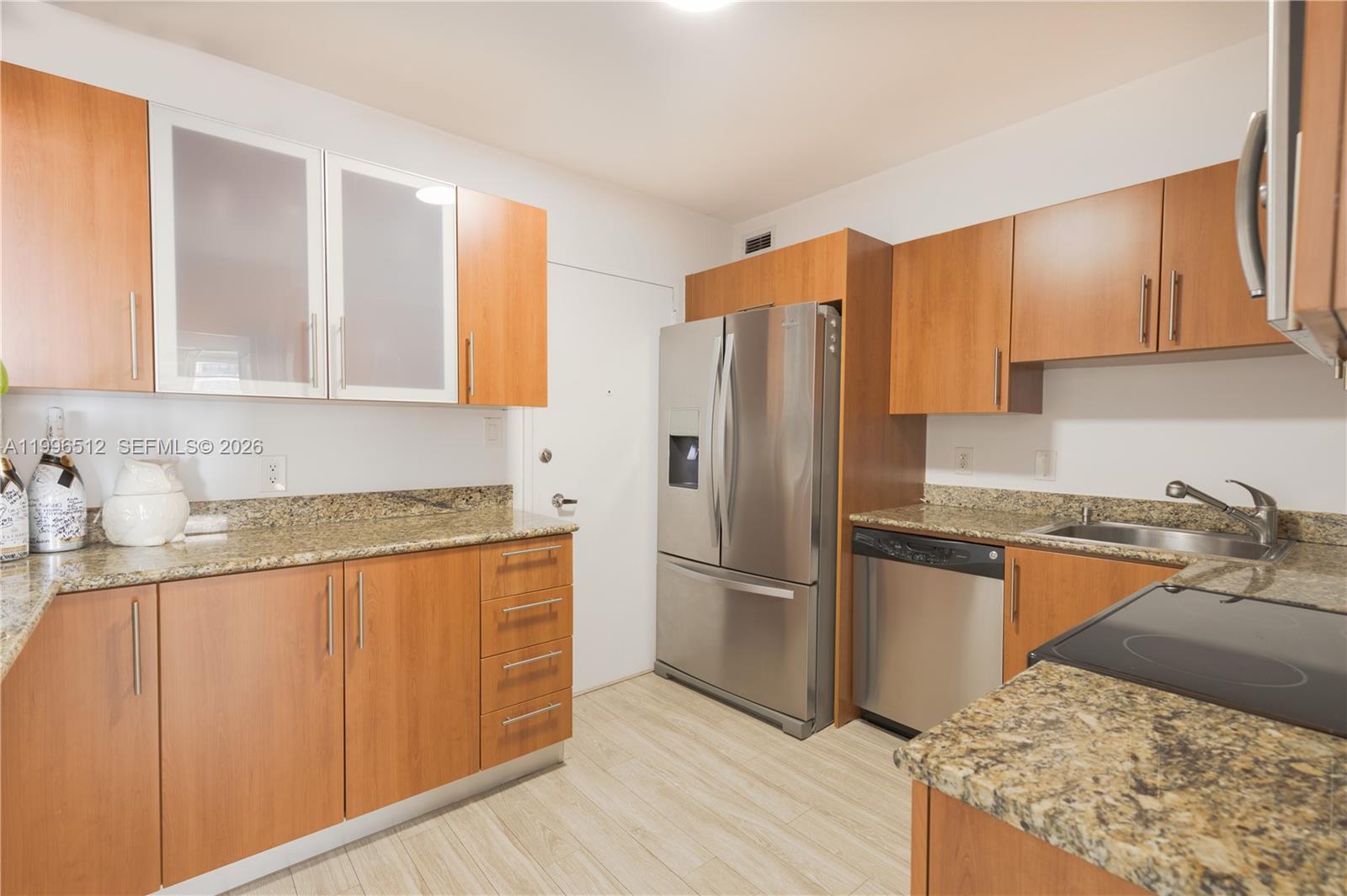 5161 Collins Ave # 1102