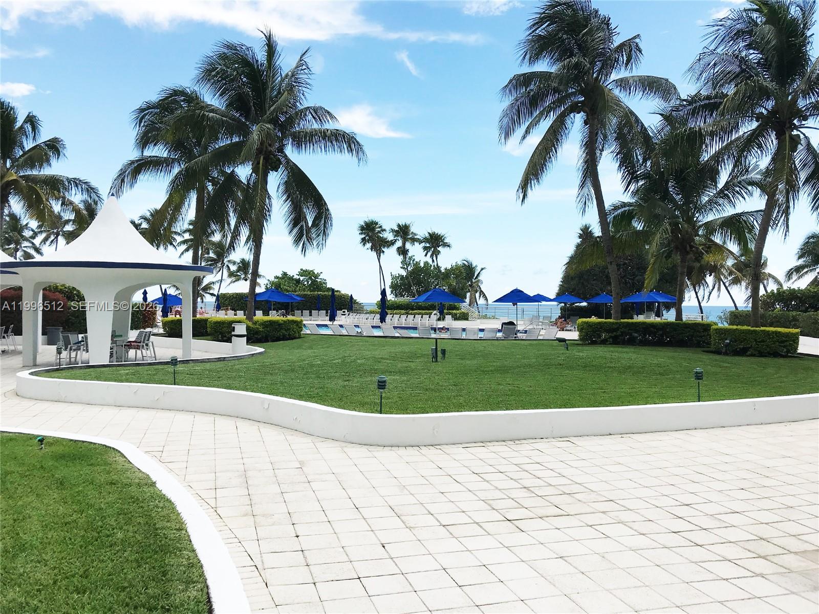 5161 Collins Ave # 1102