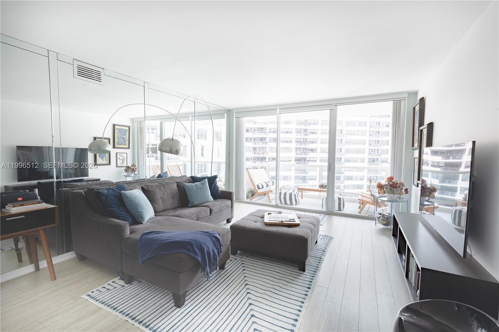 5161 Collins Ave # 1102