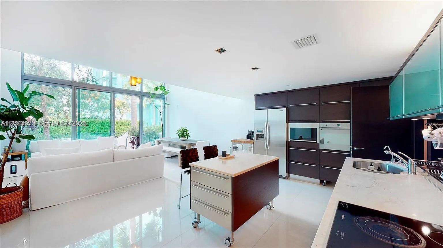 6000 Collins Ave # 124