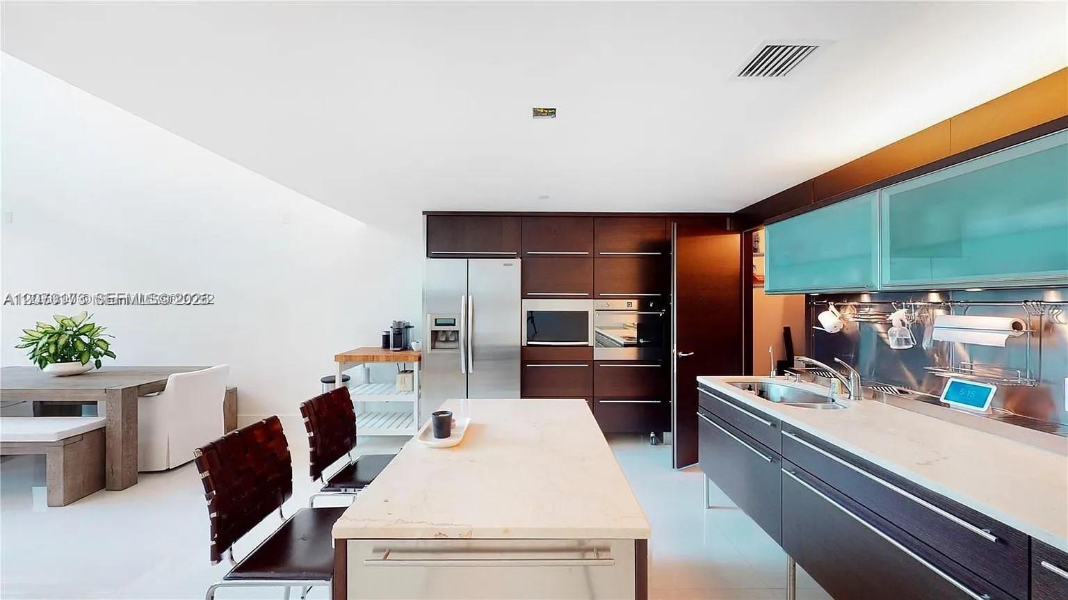 6000 Collins Ave # 124