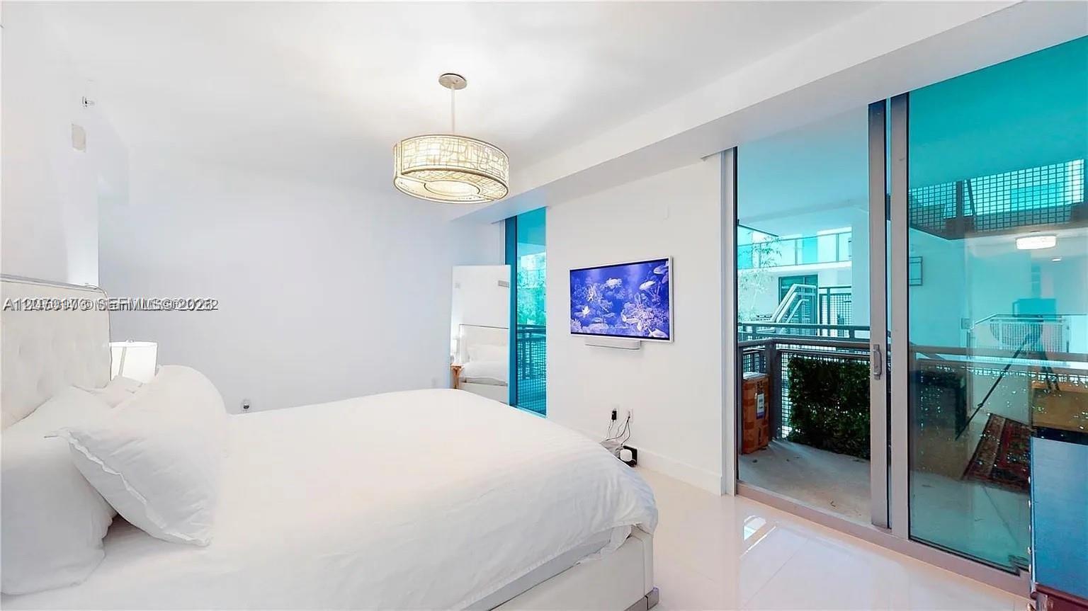 6000 Collins Ave # 124