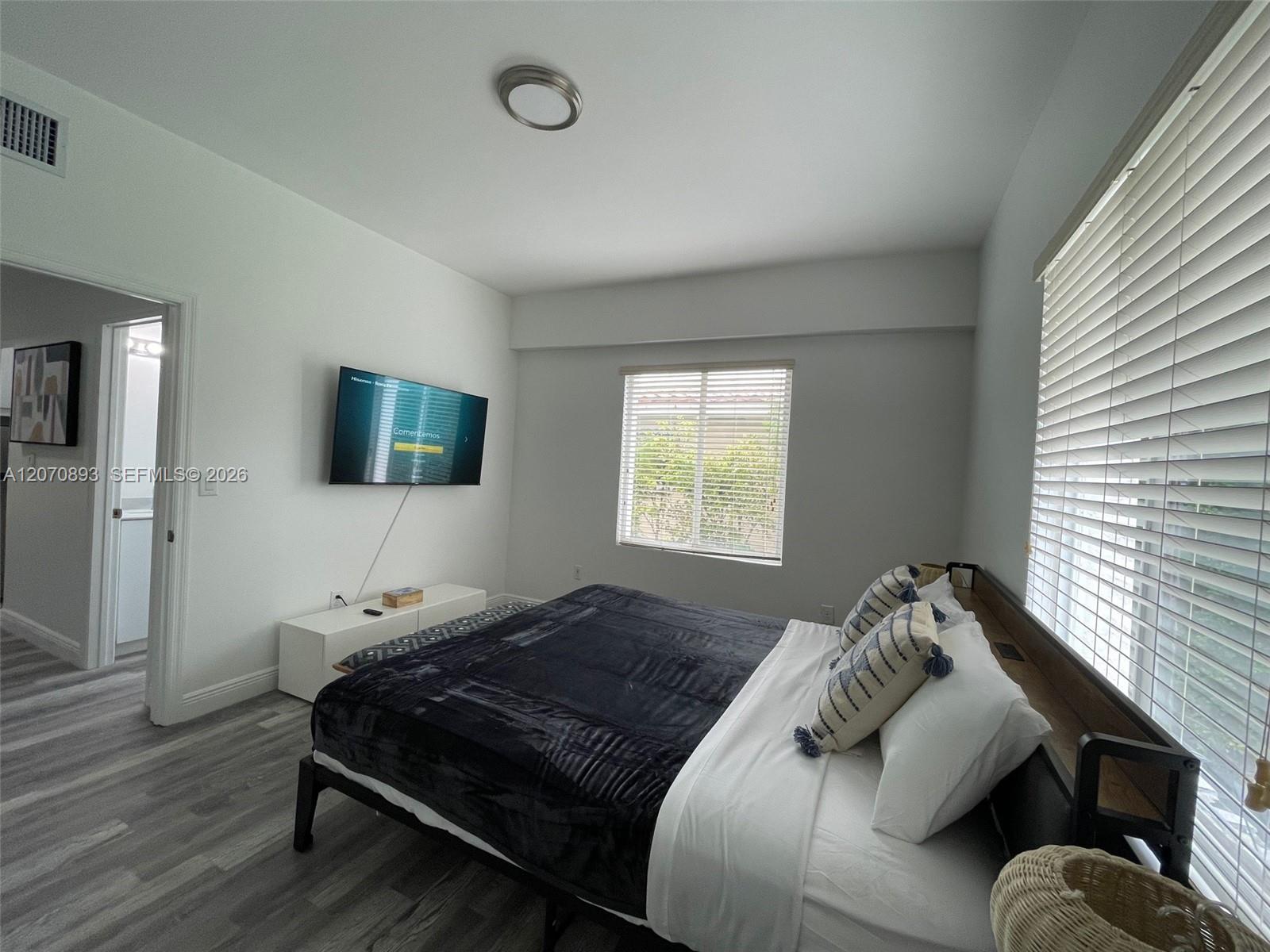 29 Oviedo Ave # 2
