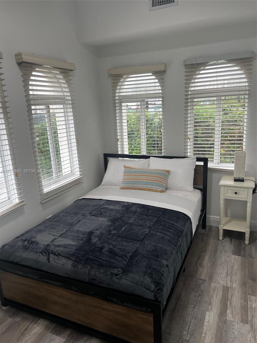 29 Oviedo Ave # 2