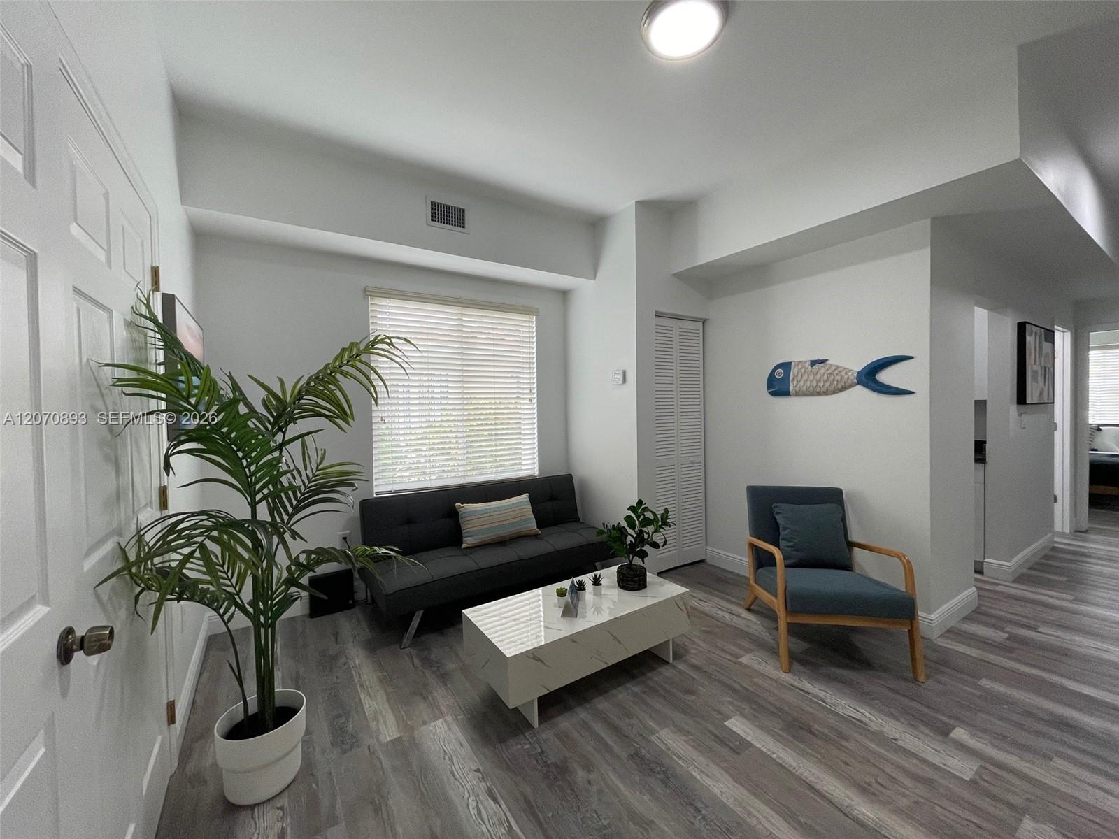 29 Oviedo Ave # 2