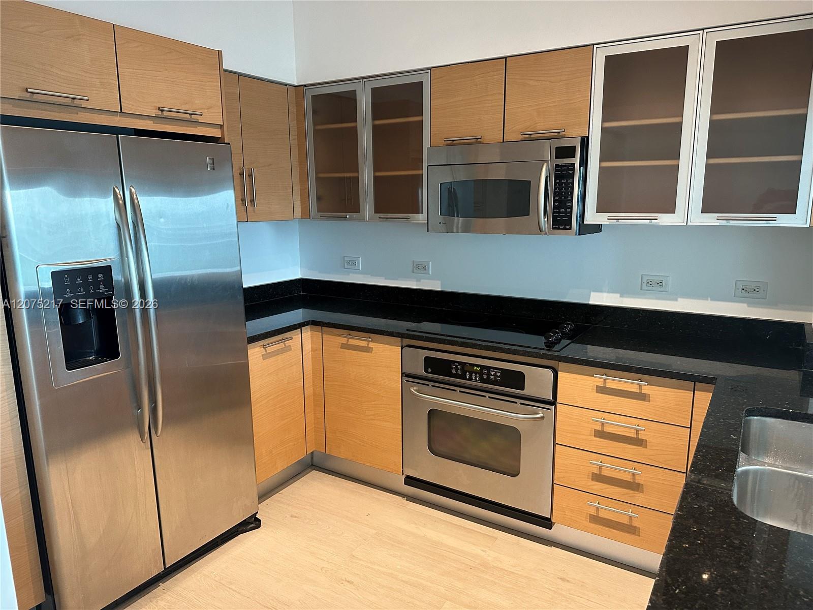 31 SE 5th St # 1007