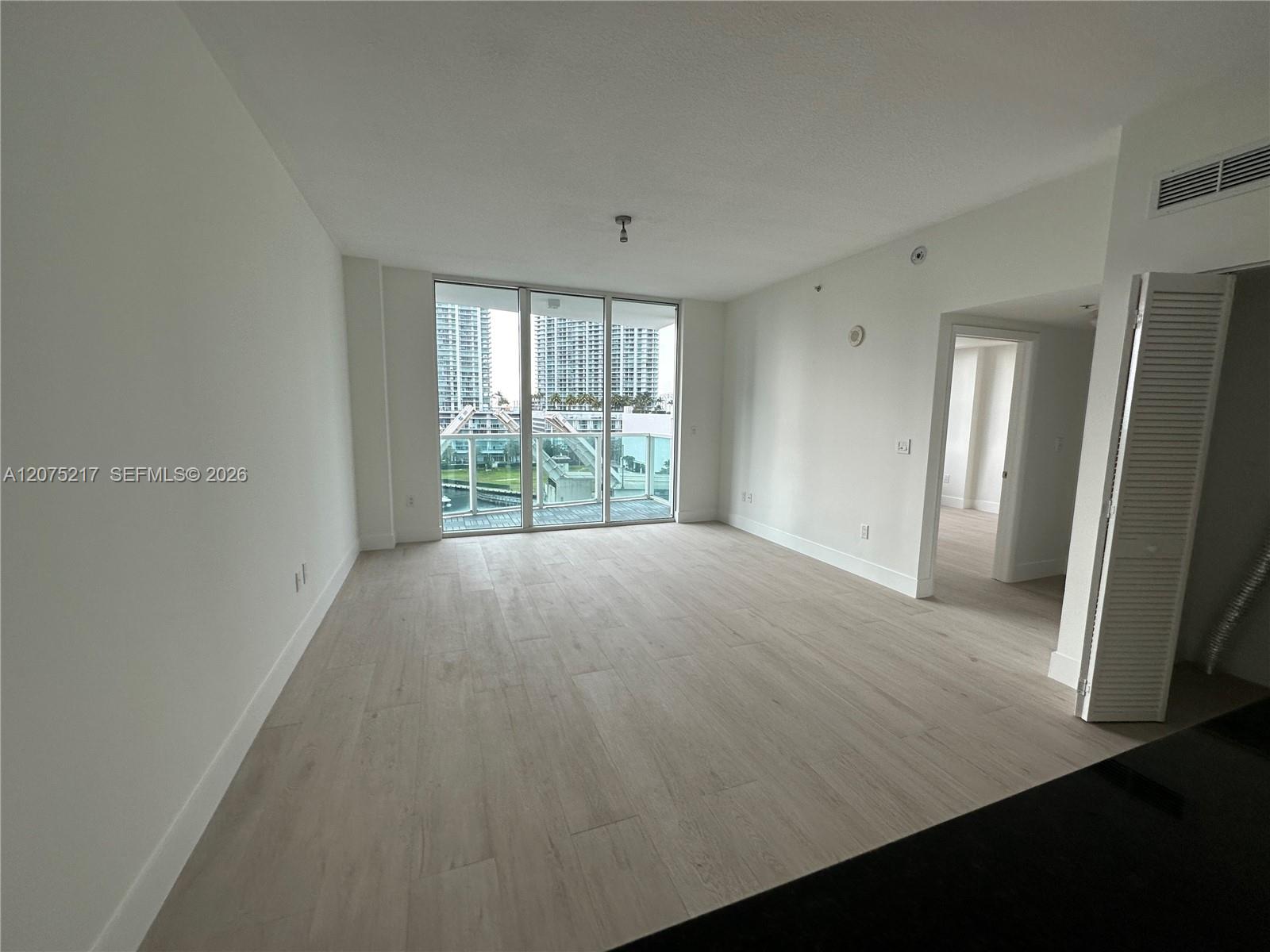 31 SE 5th St # 1007