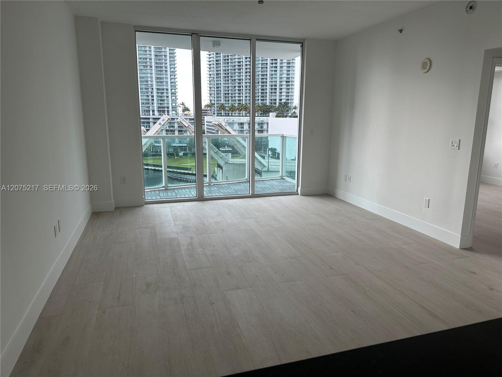 31 SE 5th St # 1007