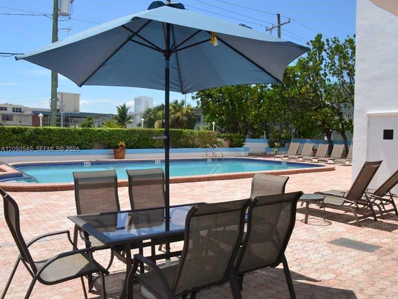 6450 Collins Ave # 609