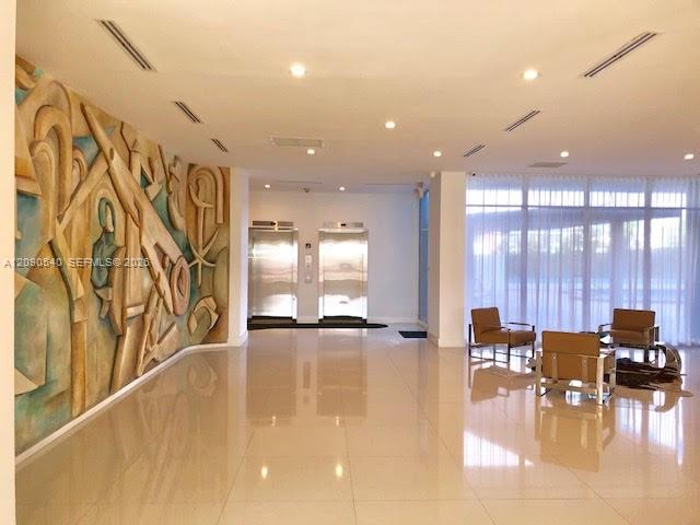6450 Collins Ave # 609
