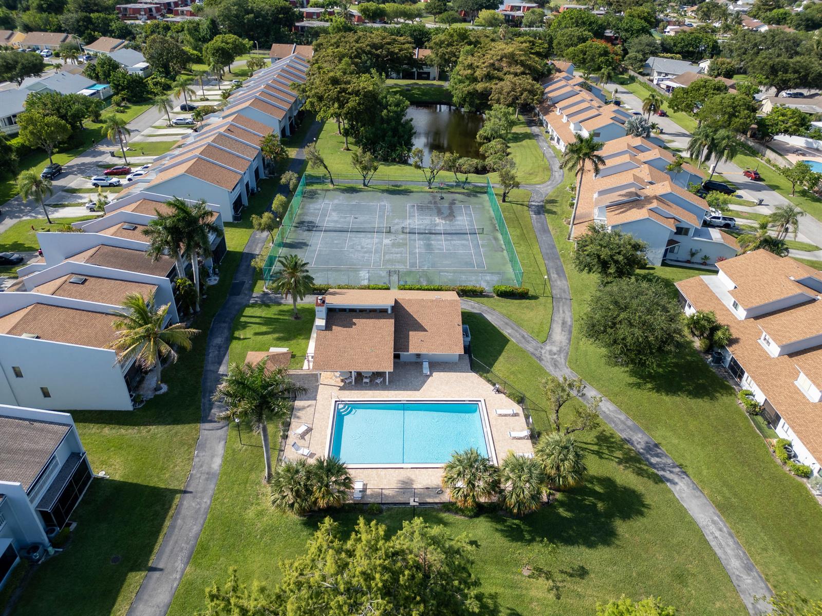 1599 Woodbridge Lakes Circle