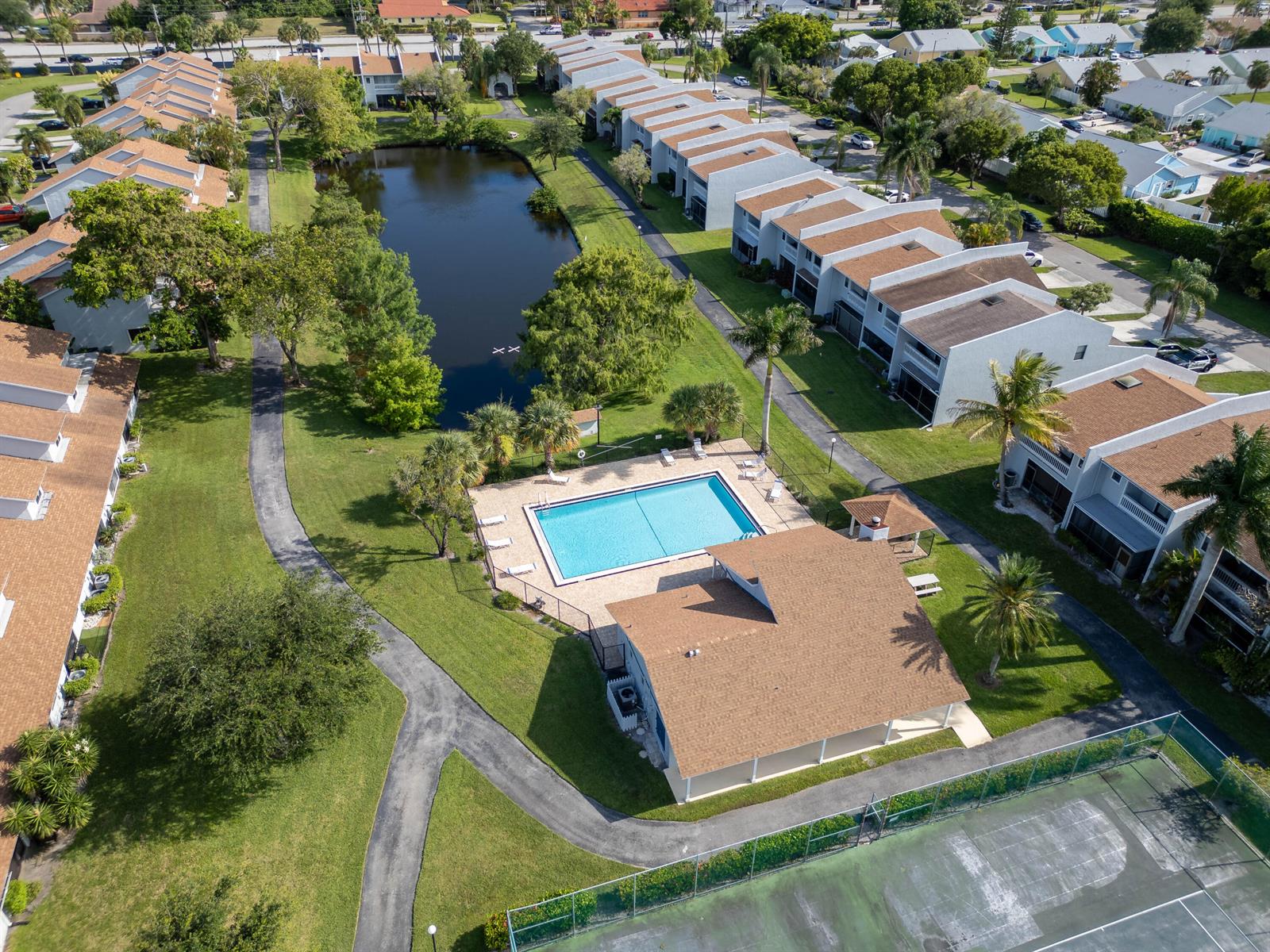 1599 Woodbridge Lakes Circle