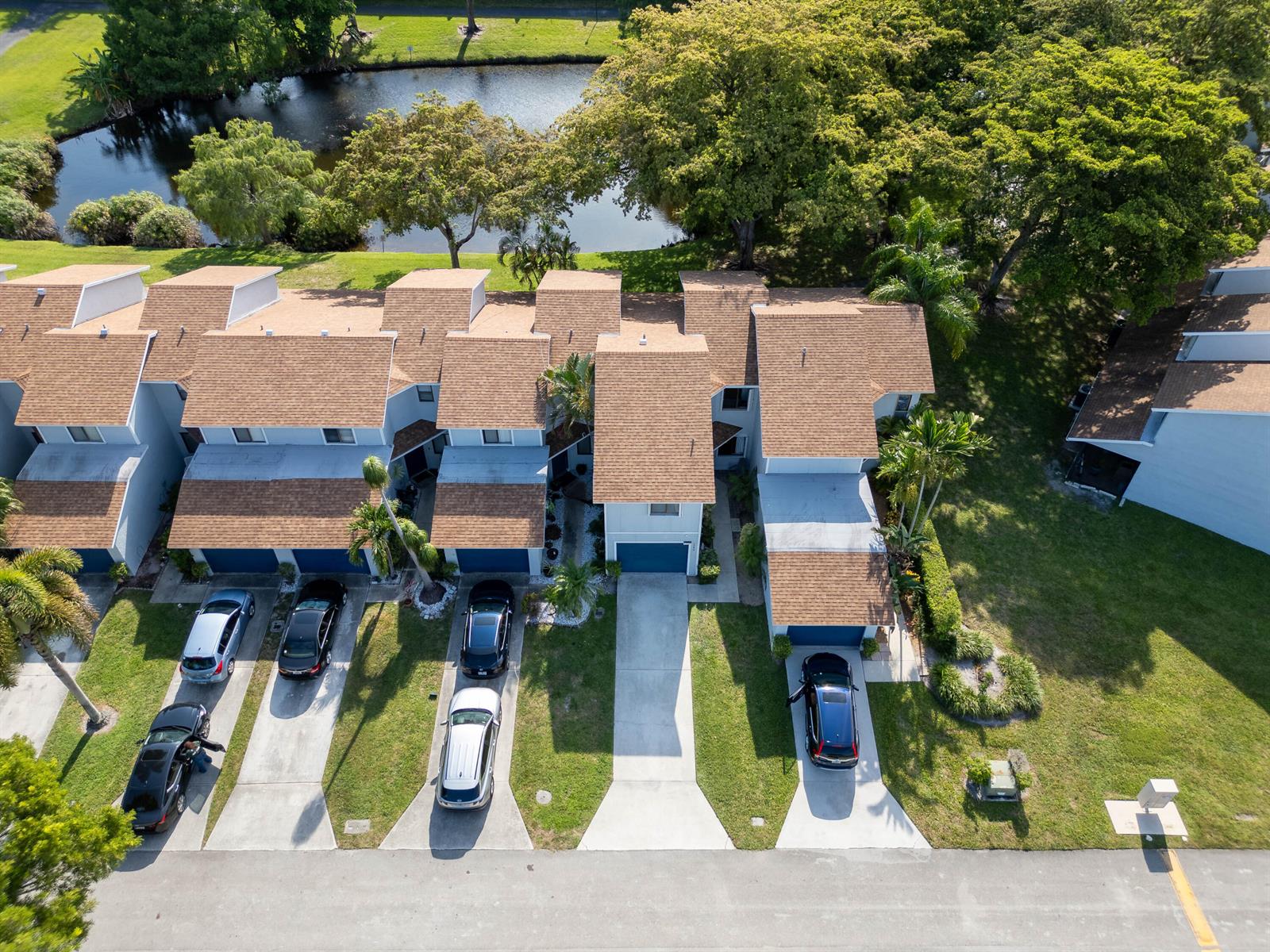 1599 Woodbridge Lakes Circle