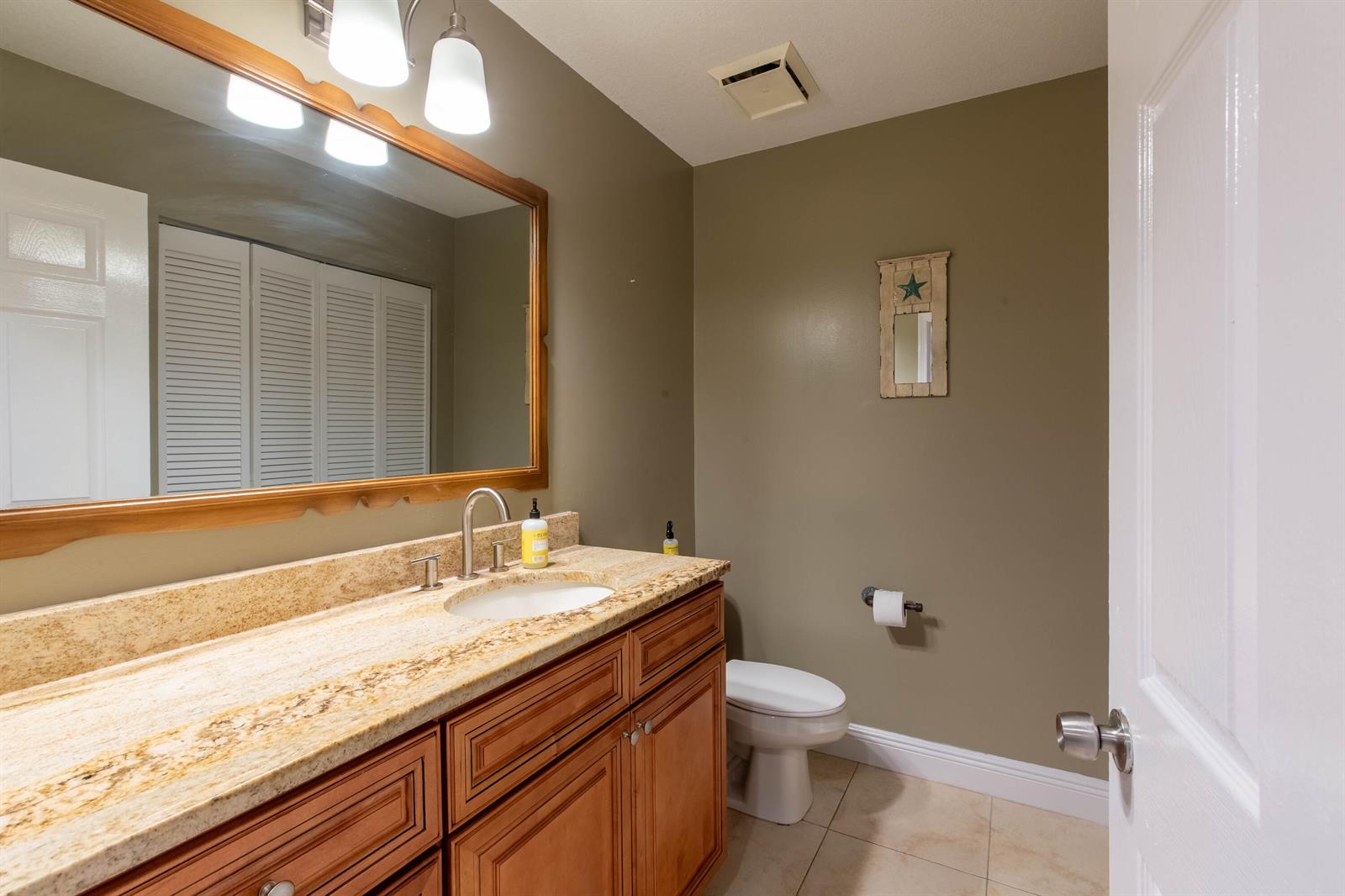 1599 Woodbridge Lakes Circle