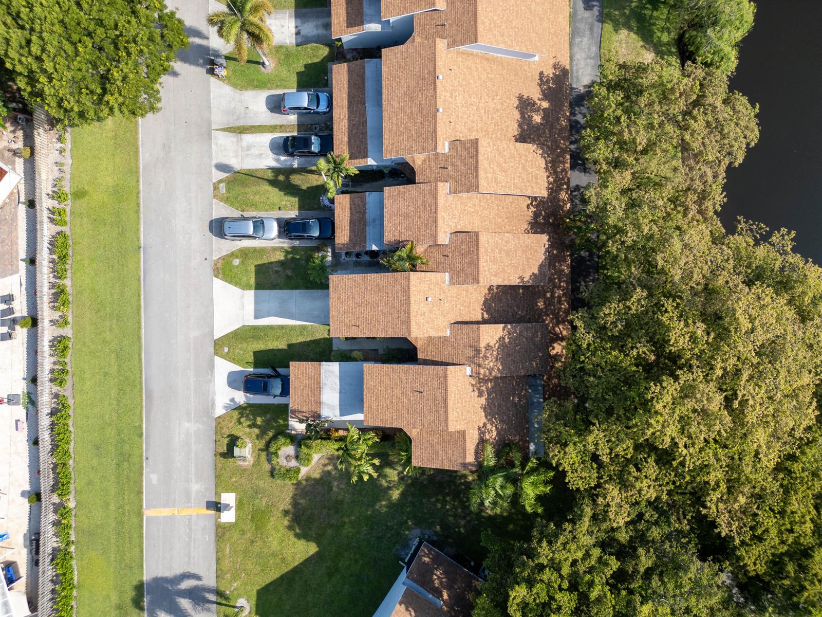 1599 Woodbridge Lakes Circle