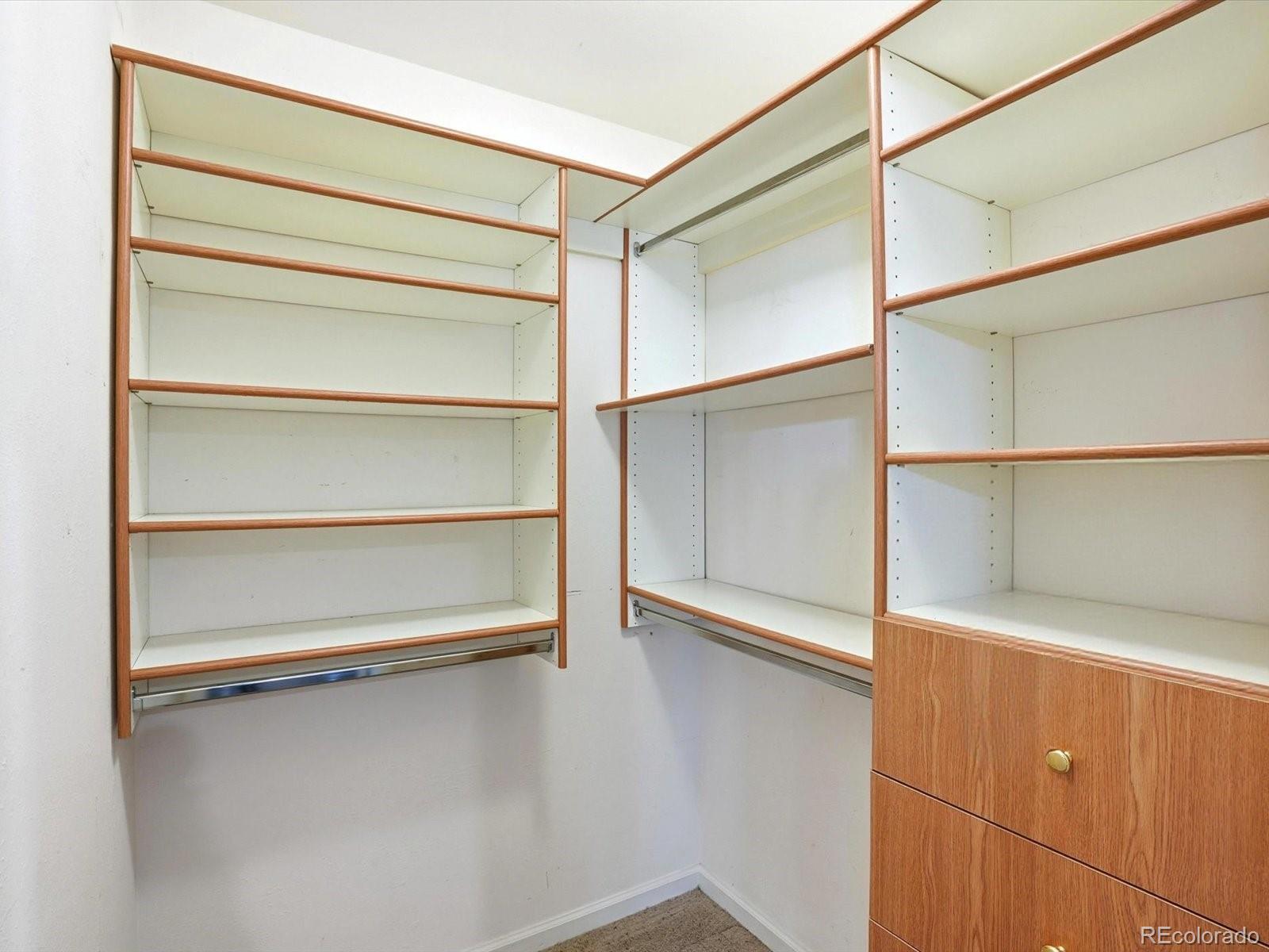 6886 S Pitkin Street