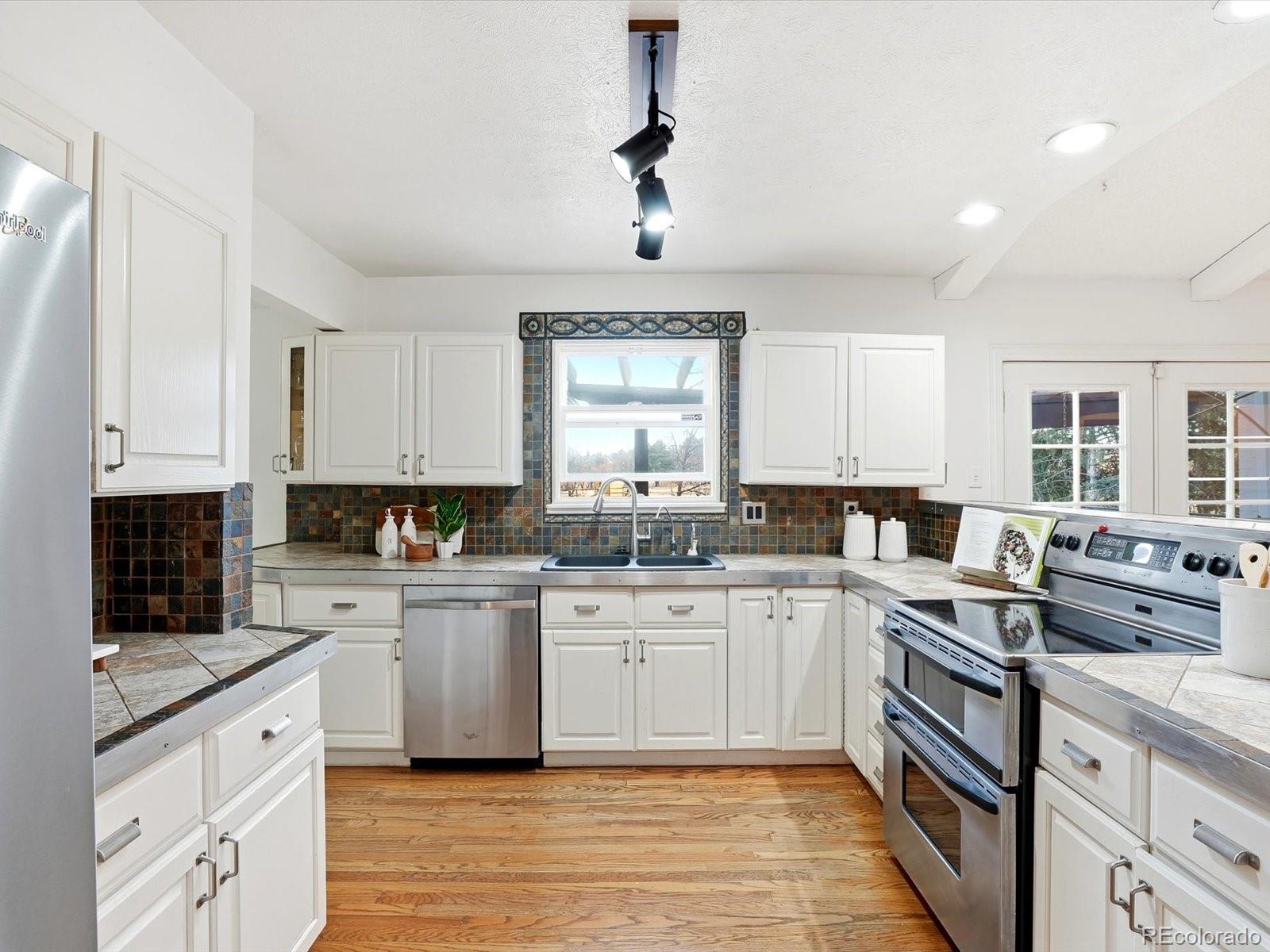 6886 S Pitkin Street