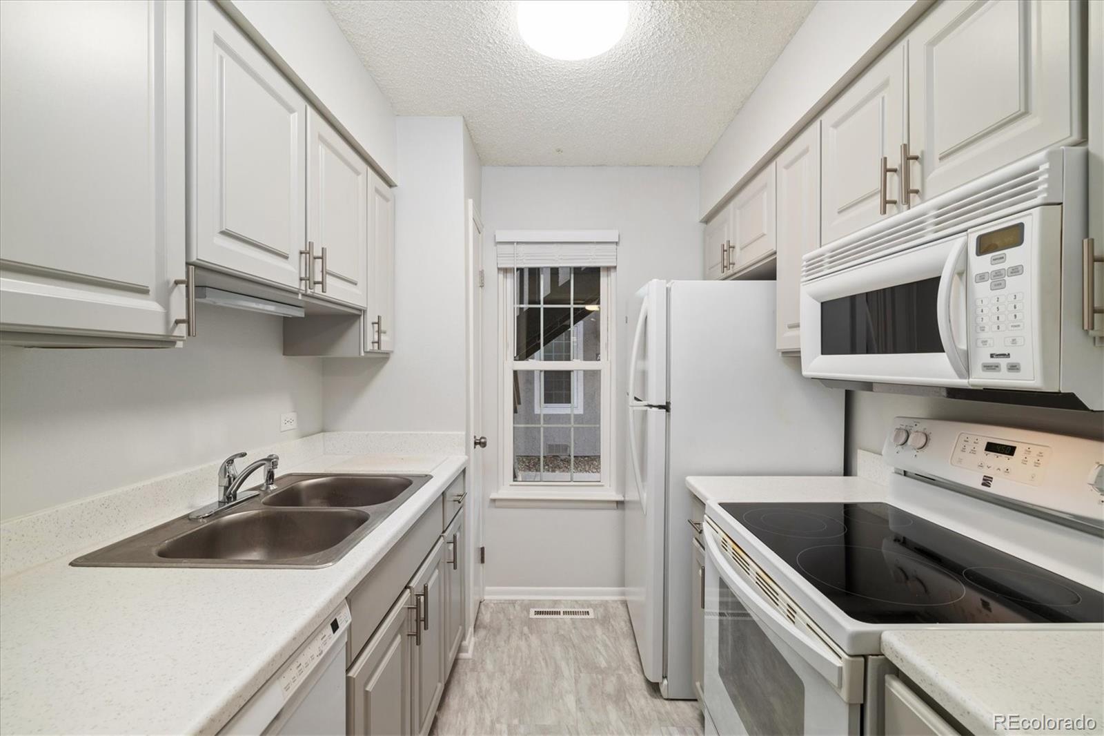 7105 S Gaylord Street Unit: B4