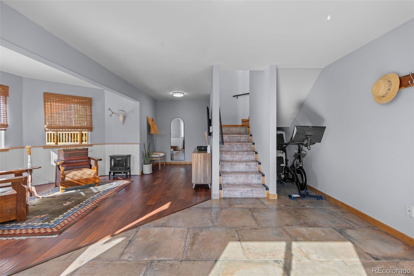 1110 Circle 73