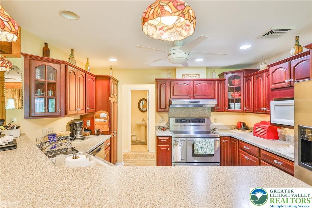 142 Hickory Lane