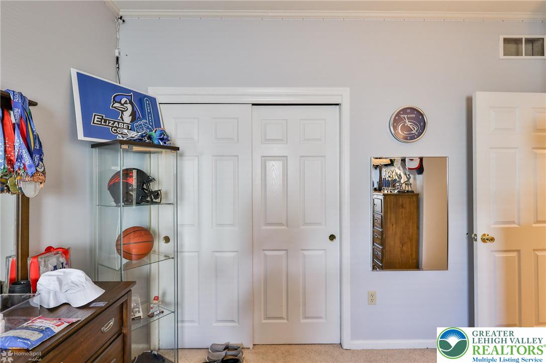 1360 Hennaberry Lane