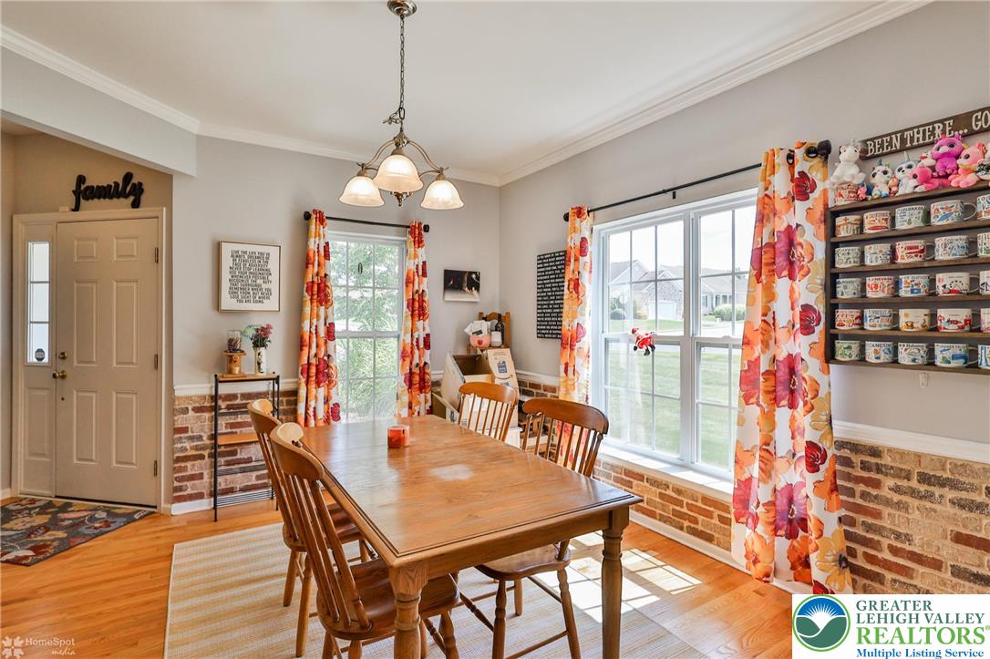 1360 Hennaberry Lane