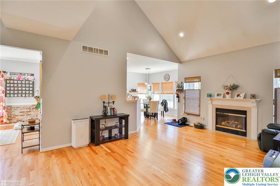 1360 Hennaberry Lane