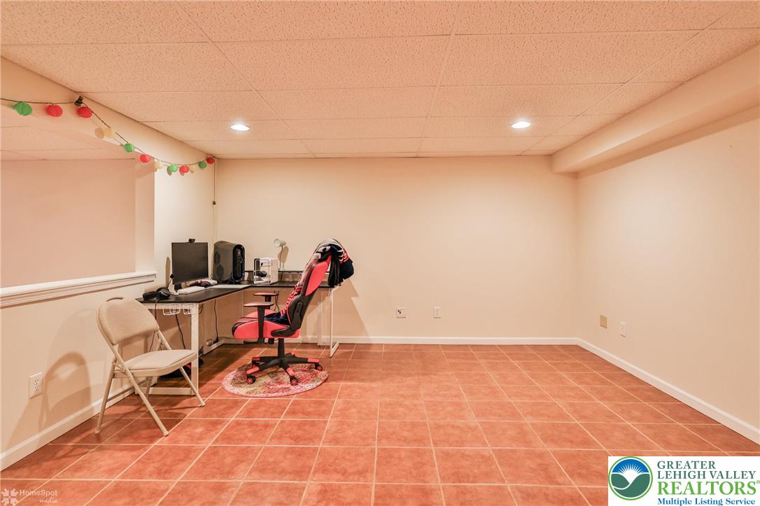 1360 Hennaberry Lane