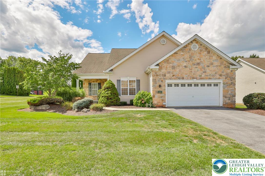 1360 Hennaberry Lane