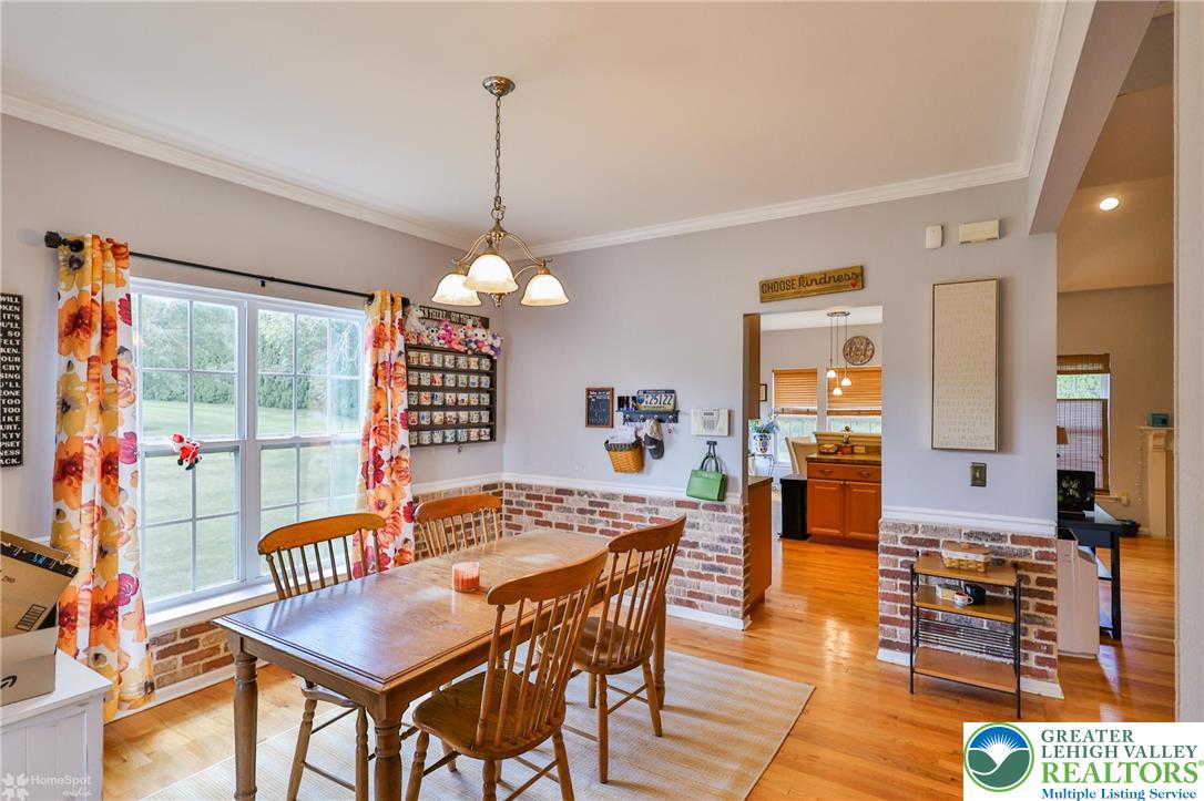 1360 Hennaberry Lane